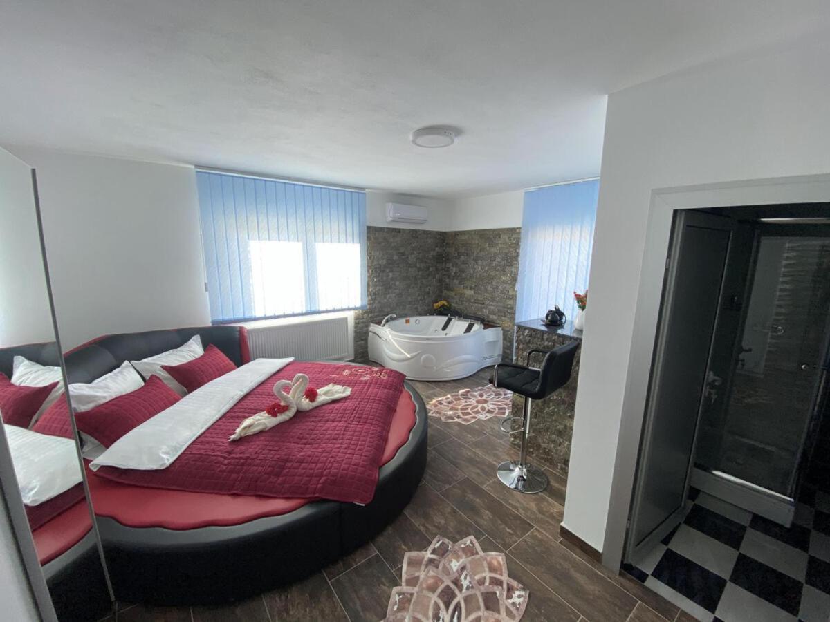 Motel Aladin Казин Екстериор снимка