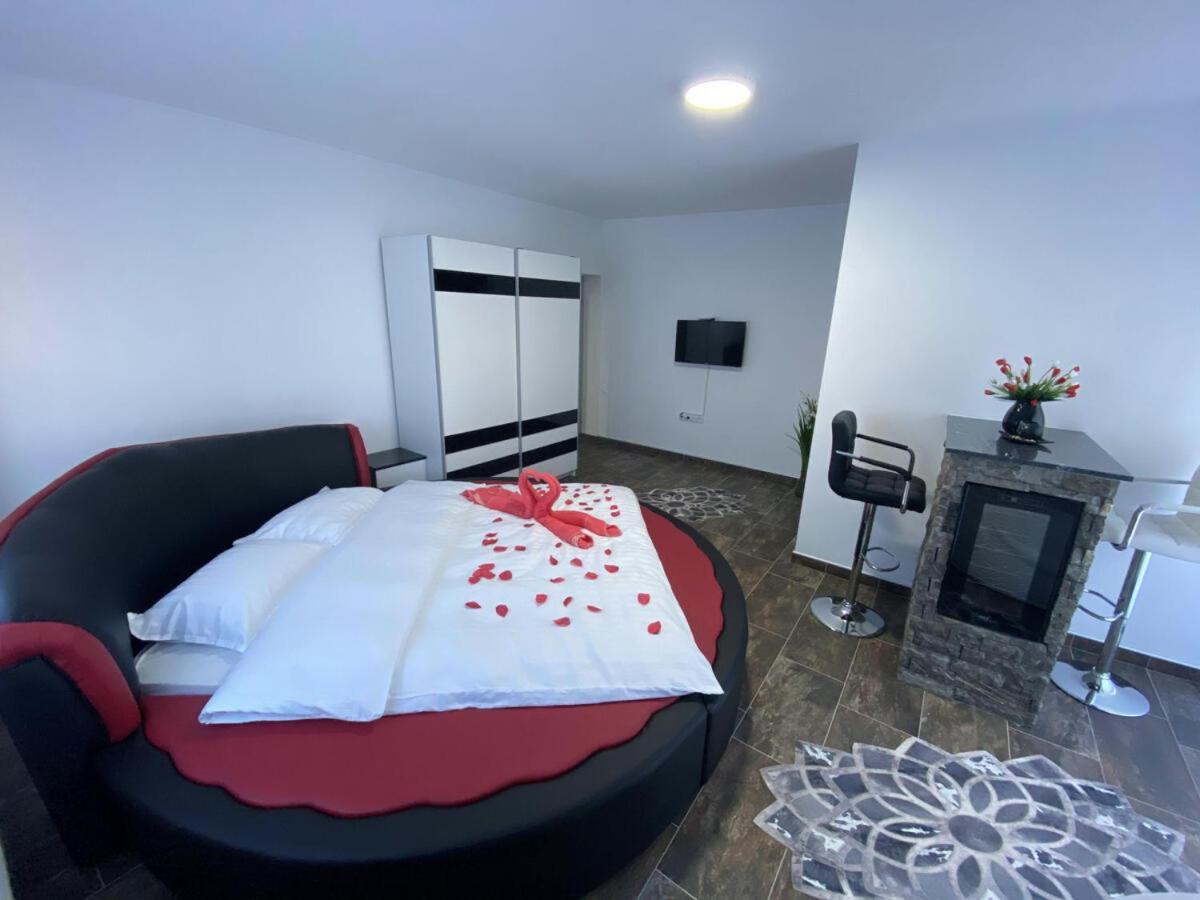 Motel Aladin Казин Екстериор снимка