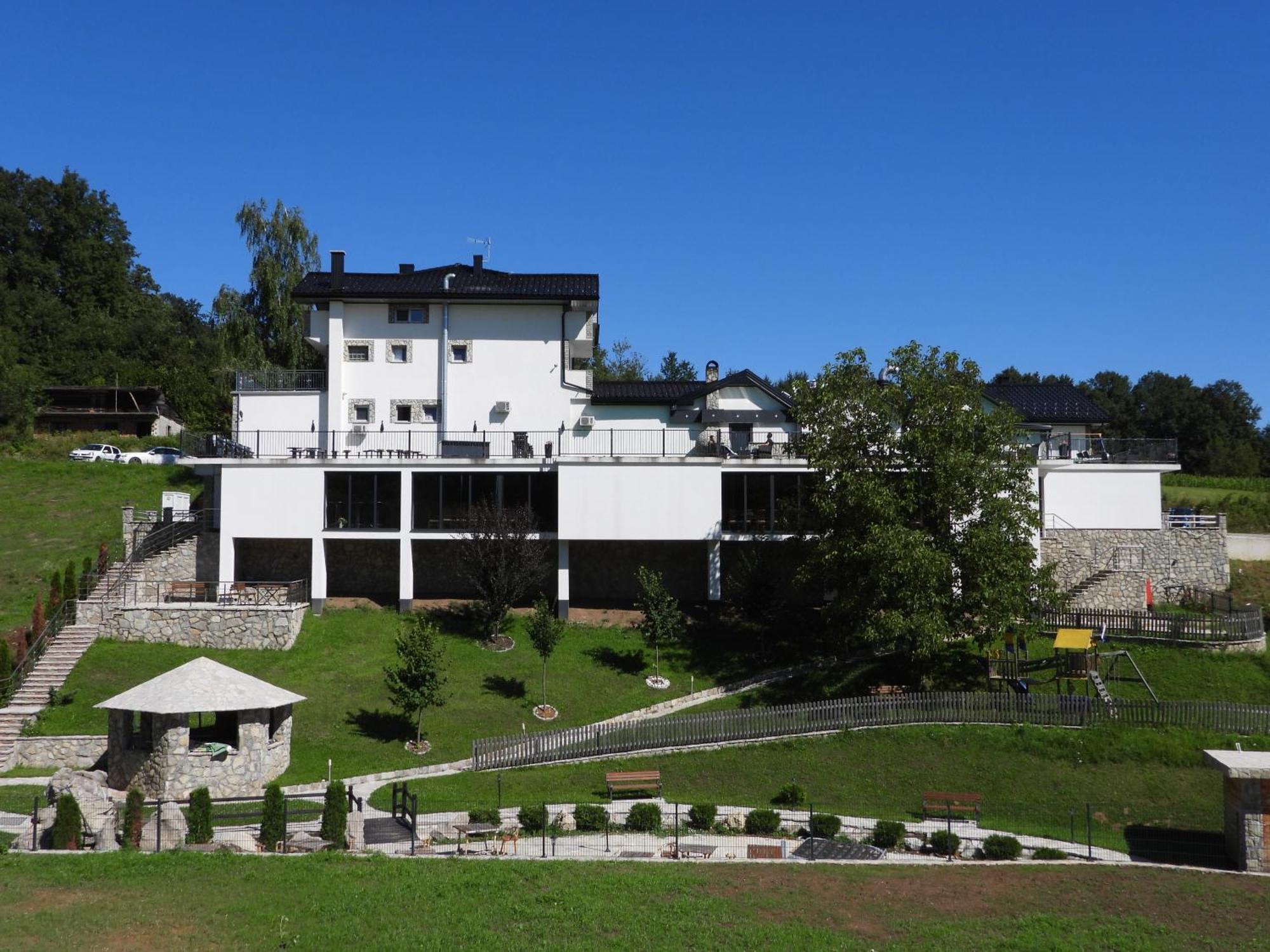 Motel Aladin Казин Екстериор снимка